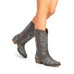 Dream Pairs  Boots with Blue Design